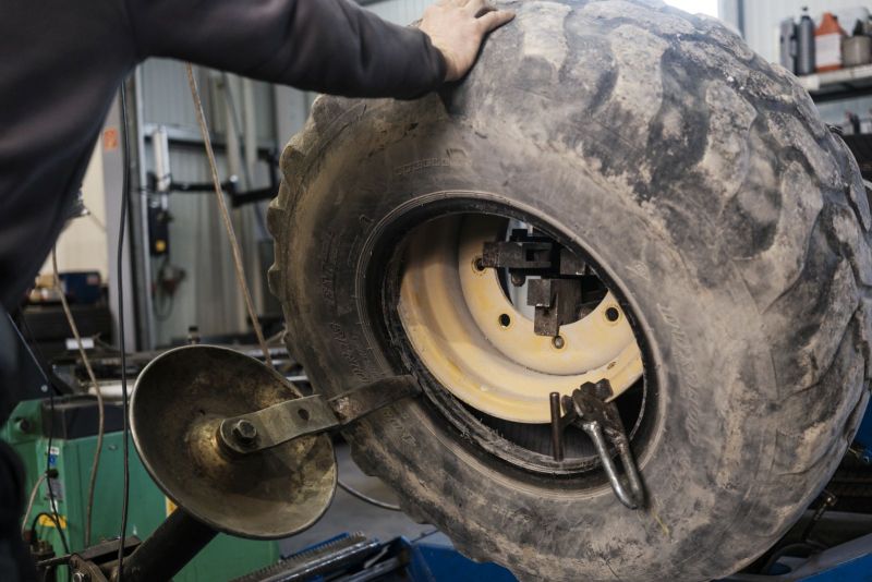 Reifenwechsel Traktorrad